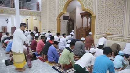 Indonesia encara un ramadán sin desplazamientos y con rezos online