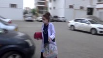 Yaşlı kadının Türk bayrağı ve muhabbet kuşu talebini belediye ekipleri yerine getirdi