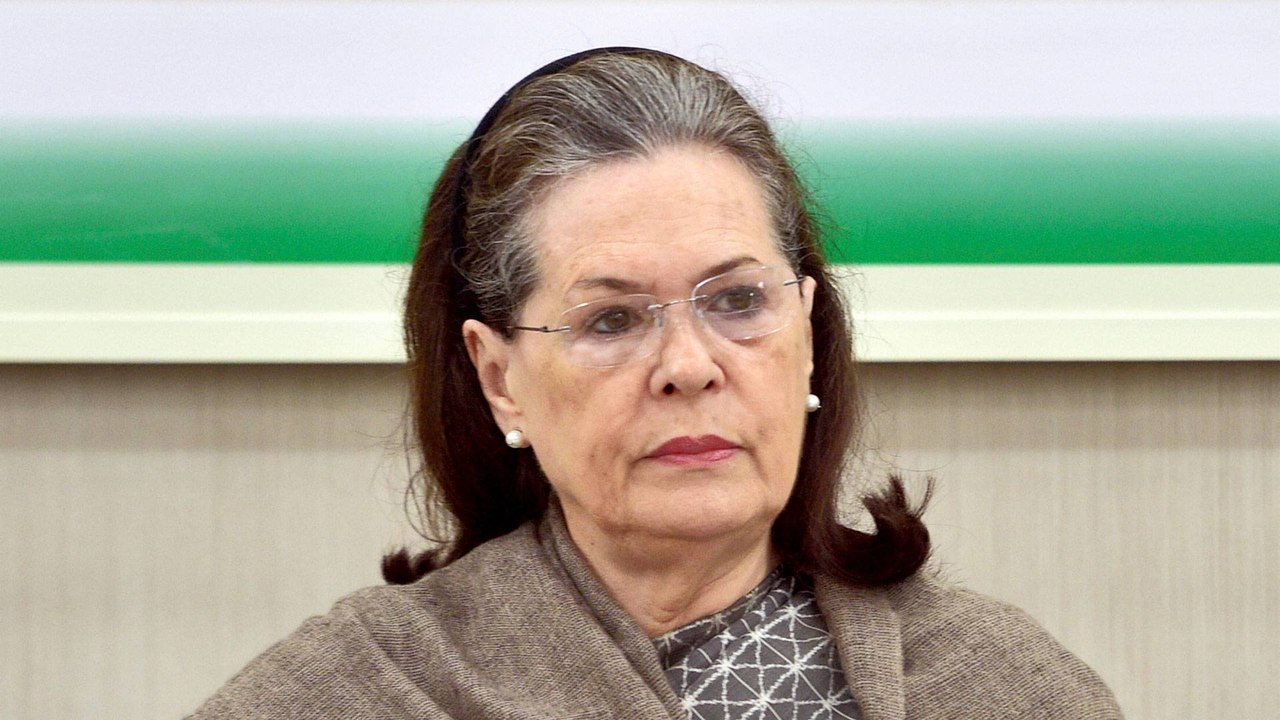 BJP spreading virus of communal hatred : Sonia