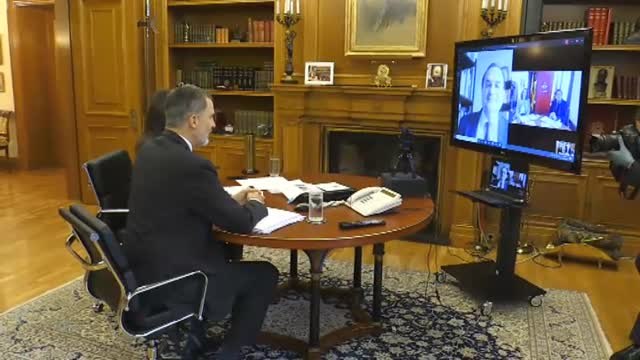 Los Reyes felicitan a Joan Margarit por el Premio Cervantes