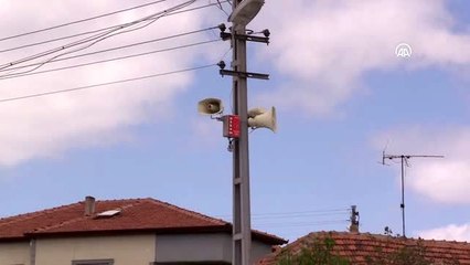 Kırıkkale'de 23 Nisan nedeniyle belediye hoparlöründen öğrencilerin şiirleri yankılanıyor