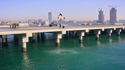 Jetman performs amazing feat in Dubai