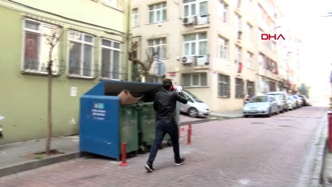 BEŞİKTAŞ'TA SOKAK SOKAK GEZİP RAMAZAN PİDESİ SATTILAR
