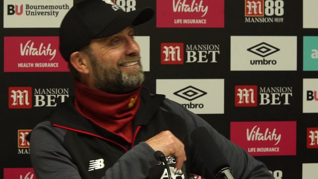 Klopp jokingly picks up journalist phone