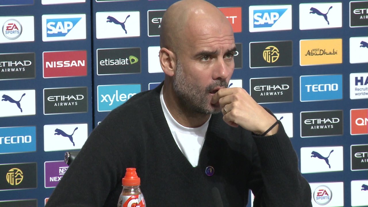Prefer Fernandinho in defence - Guardiola