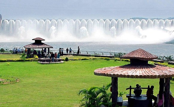 1961 में नेहरू ने रखी सरदार सरोवर डैम की नींव