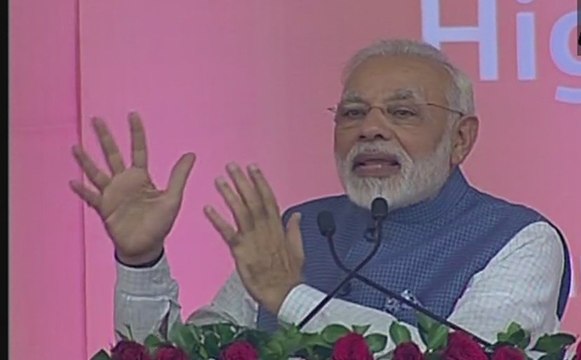 पीएम मोदी और आबे ने रखी बुलेट ट्रेन की नींव