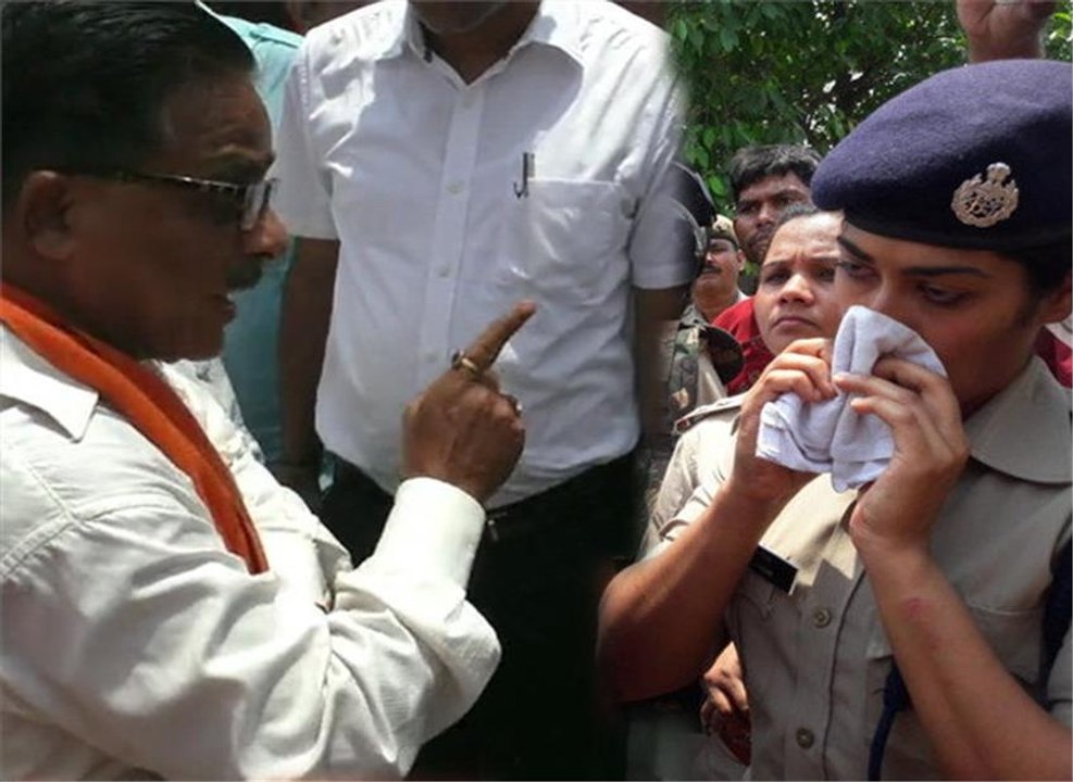 गोरखपुर के BJP विधायक ने महिला IPS की लगाई फटकार, निकल पड़े आंसू