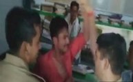 समाजवादी पार्टी के वरिष्ठ नेता रमेश यादव के भतीजे ने सब इंस्पेक्टर को मारा थप्पड़