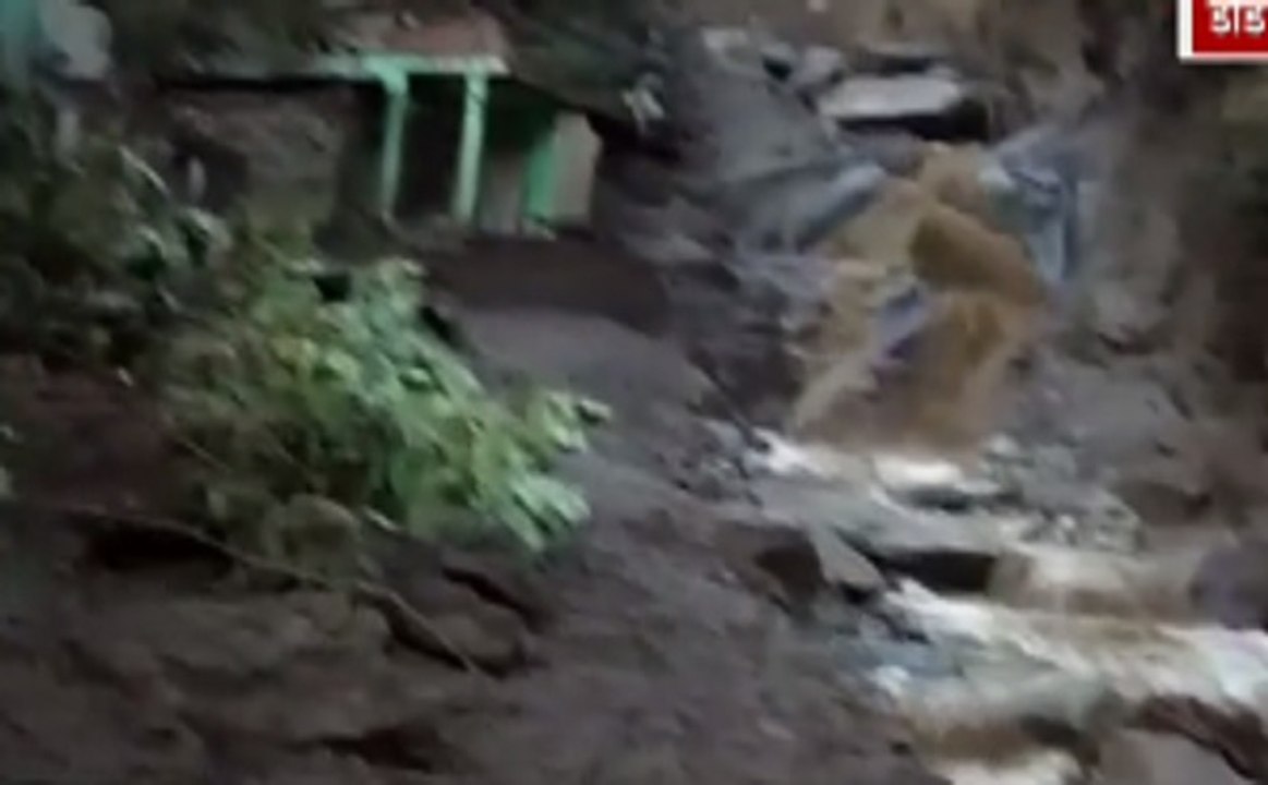 जम्मू-कश्मीर में बादल फटने से 3 लोगों की मौत, 9 घायल