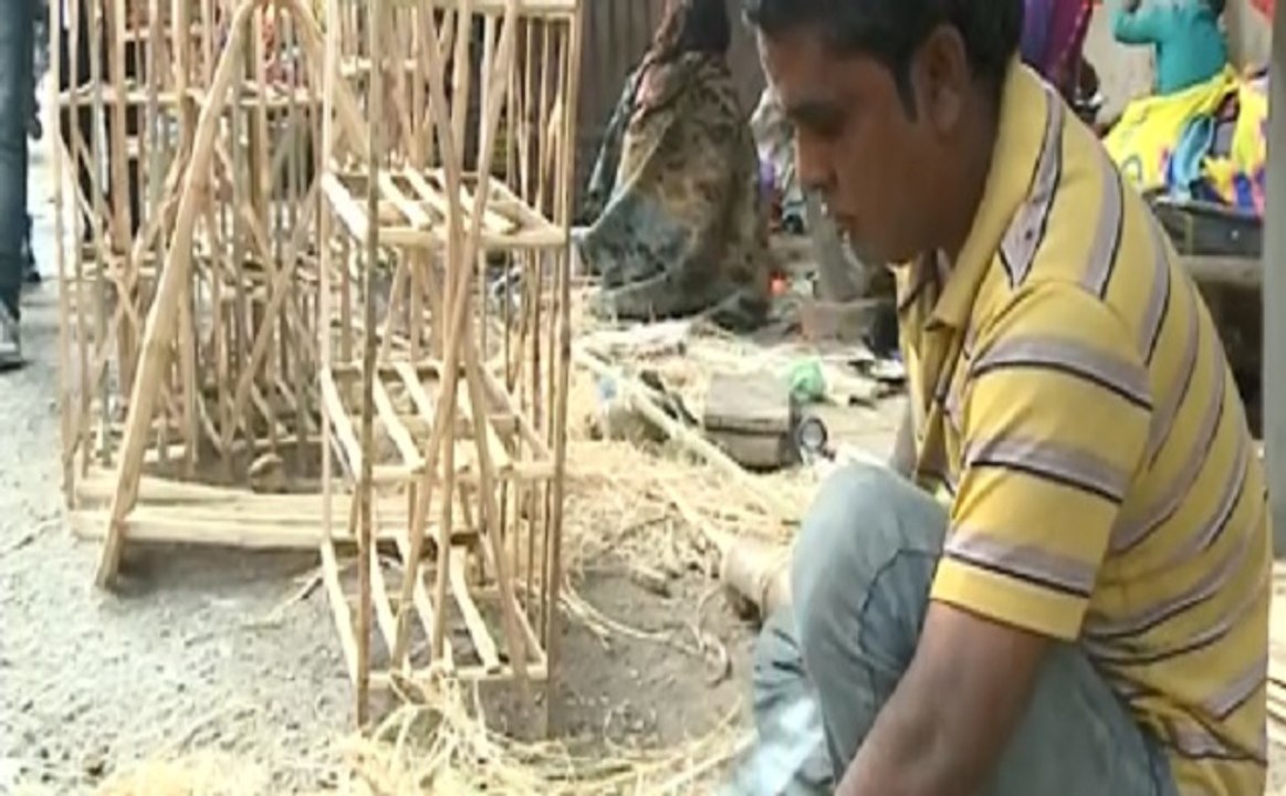 गोरखपुर: 60 सालों तक फुटपाथ रह रहा ये समुदाय