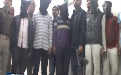 क्राइम कंट्रोल: बदमाशों ने पुलिस टीम पर किया हमला