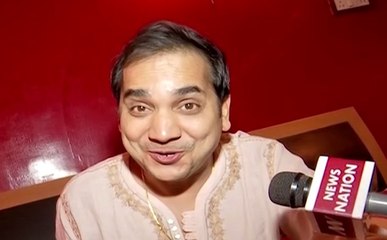 ऑनस्क्रीन अनोखे लाल सक्सेना ने सुनाया किशोर दा का गीत