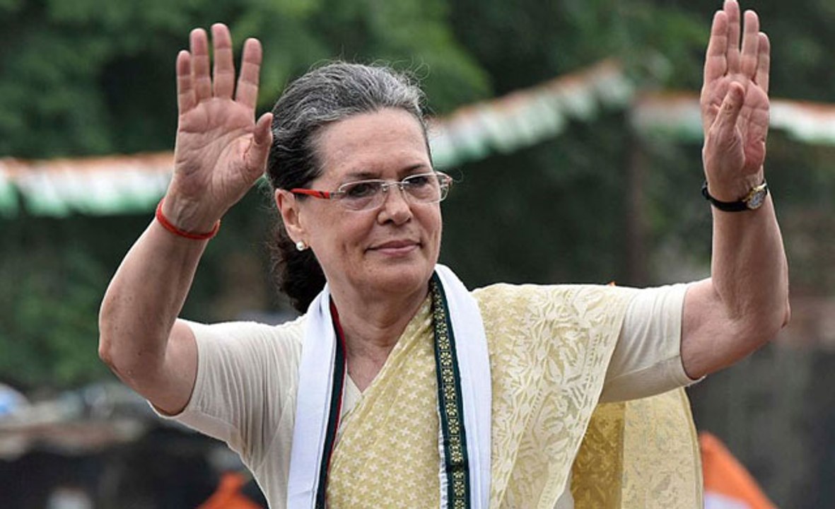 सोनिया ने कहा- रिटायर हो रही हूं, कांग्रेस बोली- राजनीति से नहीं
