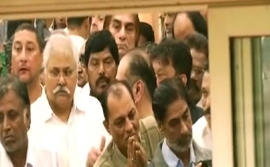 दिग्गज अभिनेता शशि कपूर का हुआ अंतिम संस्कार