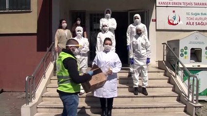 Sokağa çıkma kısıtlamasının ilk gününde sağlıkçılar unutulmadı