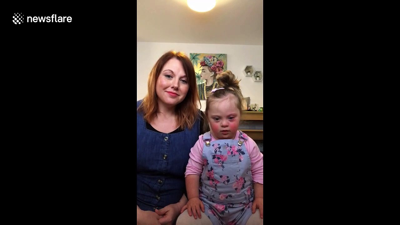 Sweet girl with Down Syndrome in UK learns sign language