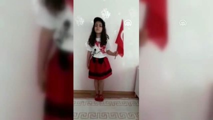 İlkokul öğrencileri istiklal marşını seslendirdiler