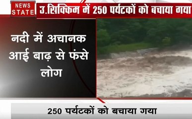 सिक्किम: नदी में अचानक आई बाढ़ में फंसी 250 पर्यटकों की जिंदगी, कौन बना मसीहा, देखें वीडियो