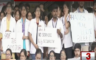 Top 10 : अपनी मांगों पर अड़े हैं डॉक्टर