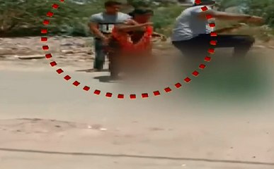 Shocking News : बच्चों के सामने महिला को बेरहमी से पीटा