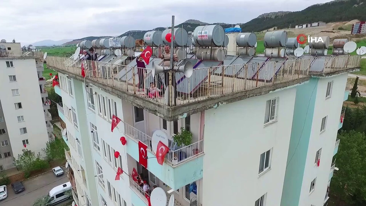 Adıyamanlı çocuklar 23 Nisan’ı evlerinde kutladı