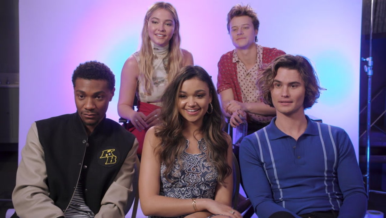 The 'Outer Banks' Cast Say They Would Win In A Fight Against The Cast Of 'One Tree Hill' & 'Dawson's Creek'