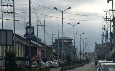 Скачать видео: Jammu-Kashmir: अनंतनाग में CRPF टीम पर आतंकी हमला, एक जवान शहीद, एक आतंकवादी ढेर, देखें वीडियो