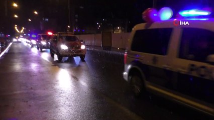 Kars’ta 23 Nisan coşkusu...Onlarca araçlık konvoy caddeleri kilitledi