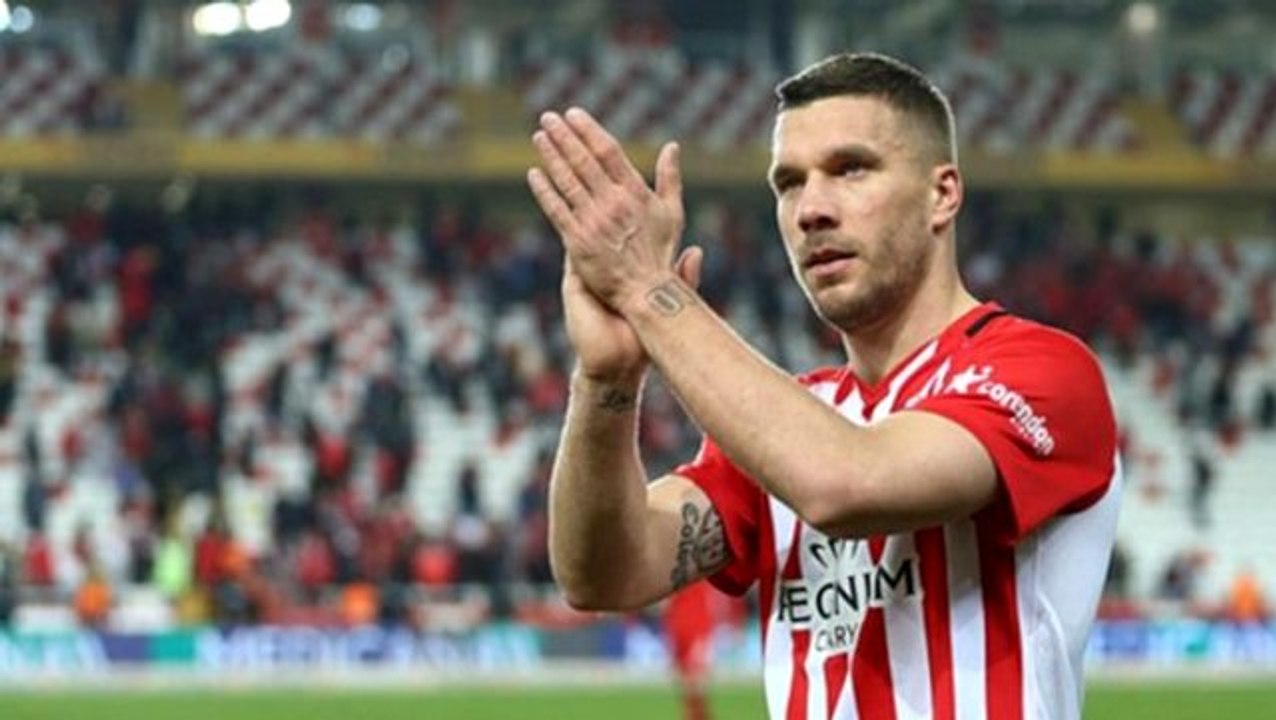 Antalyasporlu Lukas Podolski, Kırkpınar başpehlivanı Ali Gürbüz'e rakip olacak