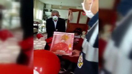 Evde kaldığı için sıkıldığını söyleyen minik Haret'i  155 ekiplerini yalnız bırakmadı