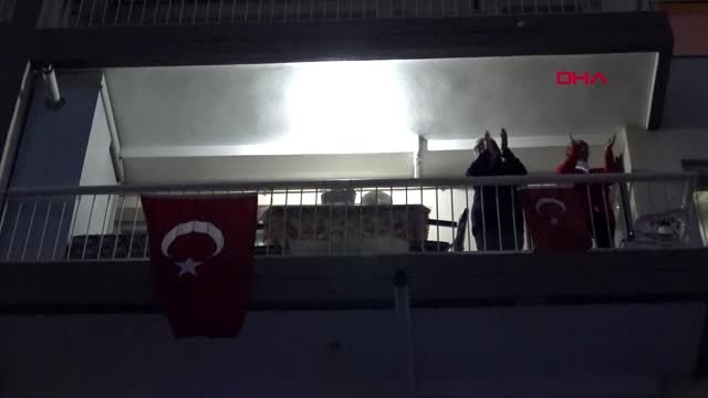 İzmir'de 23 Nisan coşkusunu müzik gösterisiyle doyasıya yaşadılar