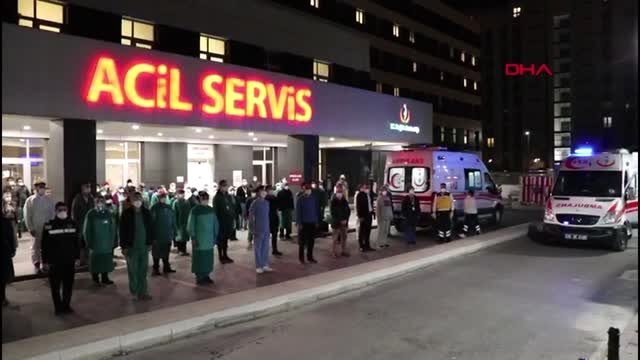 SANCAKTEPE'DE ACİL TIP KİLİNİĞİ ÇALIŞANLARI İSTİKLAL MARŞI OKUDU