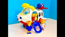 REAL AIRPLANE RIDE with Daniel Tigers Neighbourhood Toys Springbreak Trip-