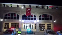 ESKİŞEHİR-KÜTAHYA-BİLECİK -- Sokağa çıkmayan çocuklar, 23 Nisan'ı evlerinde kutluyor - KÜTAHYA