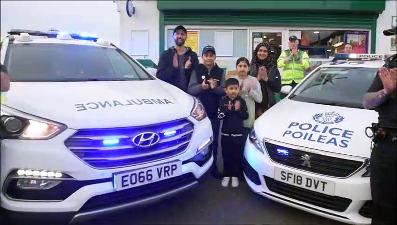 Day Today Express in Stenhousemuir with emergency services applaud the NHS and all essentials workers