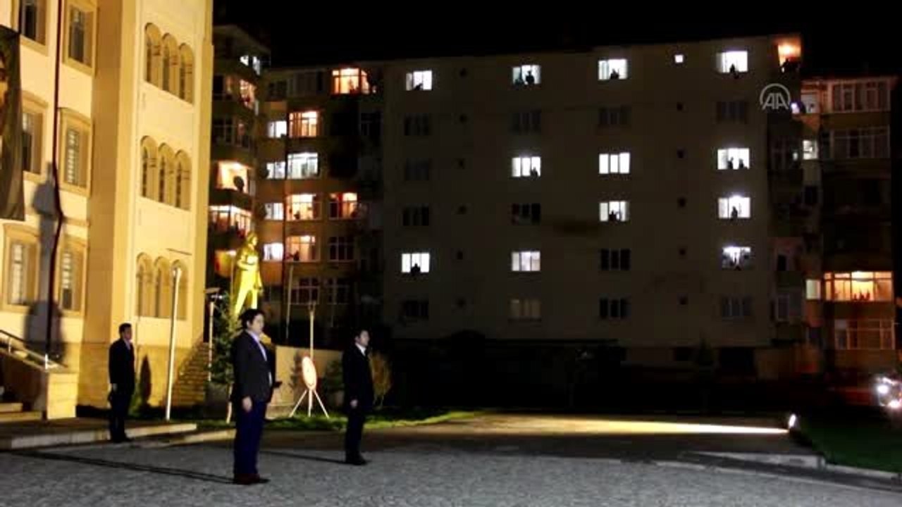 Zara'da 100. yıl için 100 havai fişek atıldı