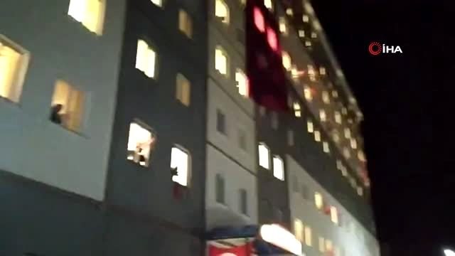 Karantinadaki vatandaşlar hep bir ağızdan İstiklal Marşı'nı okudu