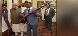 जब पीएम मोदी के लिए सितार बजा गाने लगे सेशेल्स के राष्ट्रपति