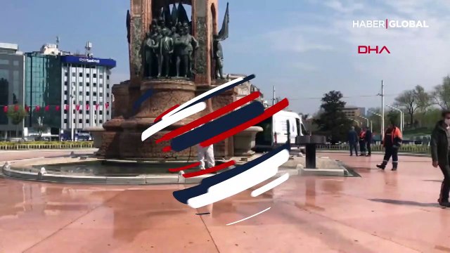 Taksim Cumhuriyet Anıtı'na sprey boya ile yazı yazan şüpheli yakalandı