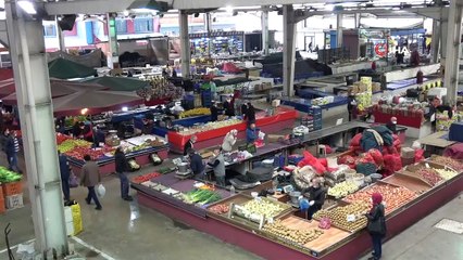 Halk pazarı açıldı, esnaf ve vatandaşın yüzü güldü