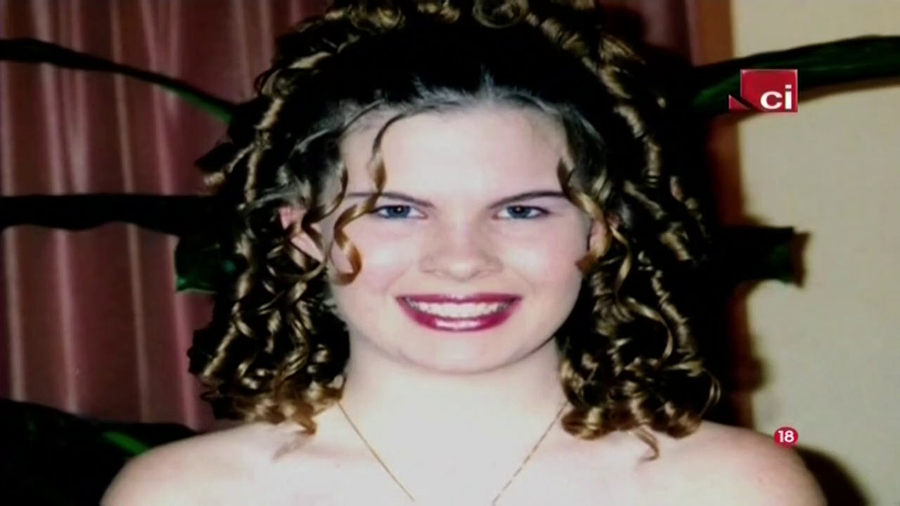 AMANDA McGHEE | MUJERES MORTALES