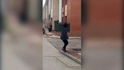 Detienen a 18 personas por bailar en plena calle en Valladolid