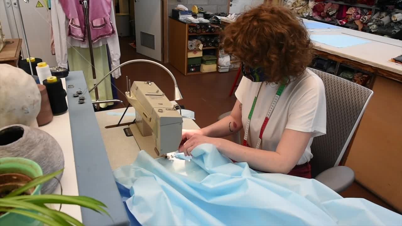 Liège Covid19: Le théâtre de Liège coud des blouses pour le CHU