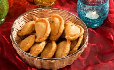 होली पर मिलावटी मिठाइयों से रहें सावधान