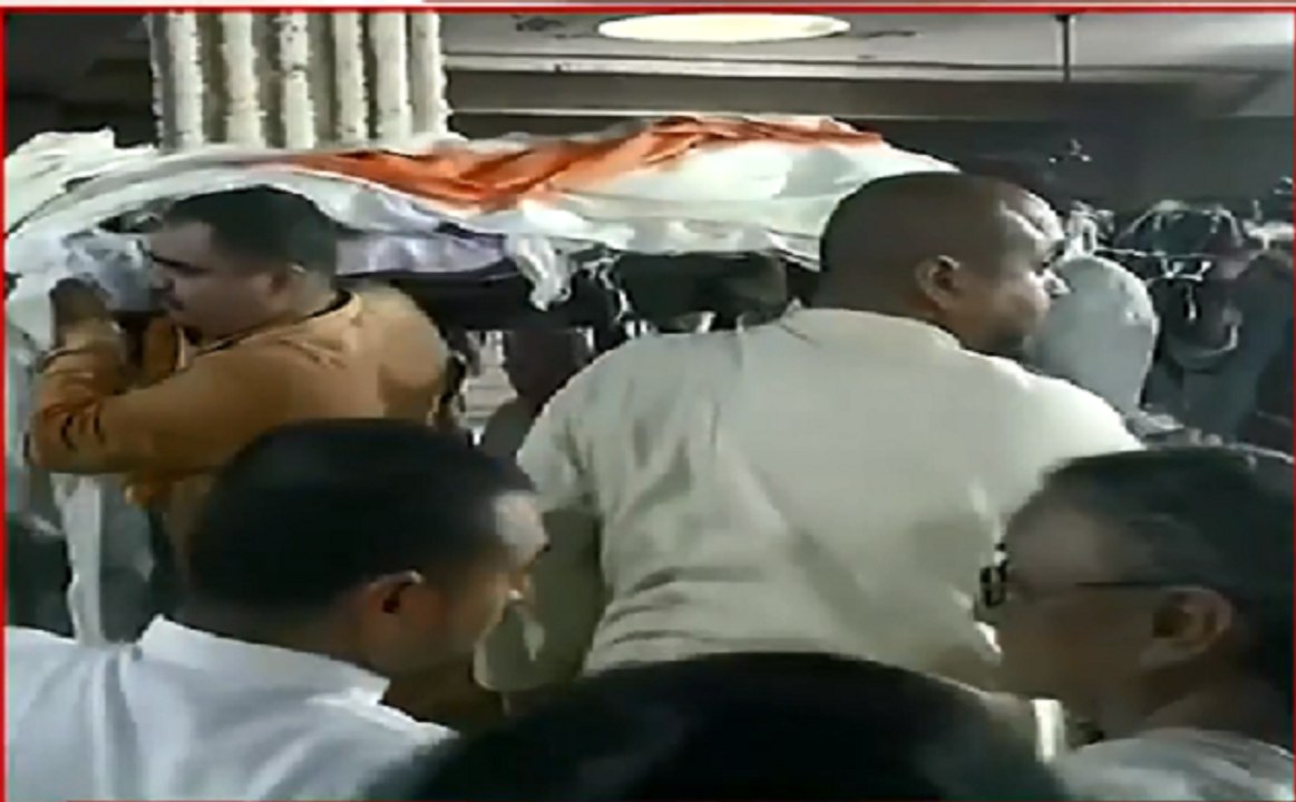 Sheila Dikshit Funeral : अनंत में विलीन हुई Sheila Dikshit, निगमबोध घाट पर किया गया अंतिम संस्कार