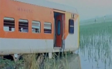 UP: कैफियत एक्सप्रैस के 10 डिब्बे बेपटरी, 70 घायल