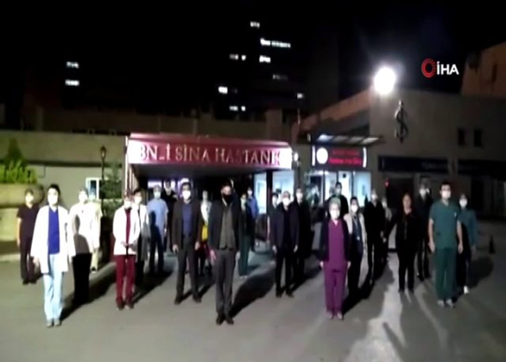 ibni Sina Hastanesi sağlık personellerinden İstiklal Marşı