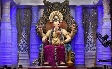 लाल बाग के दरबार में पहुंचे अमित शाह और सचिन