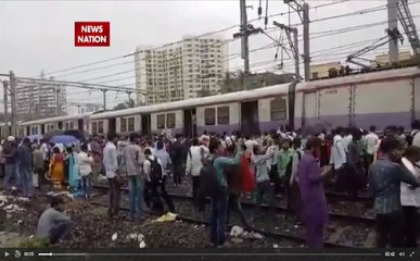 मुंबई लोकल ट्रेन पटरी से उतरी, हताहत की ख़बर नहीं